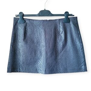 Y2K Guess Snakeskin Textured Miniskirt in Black size 29